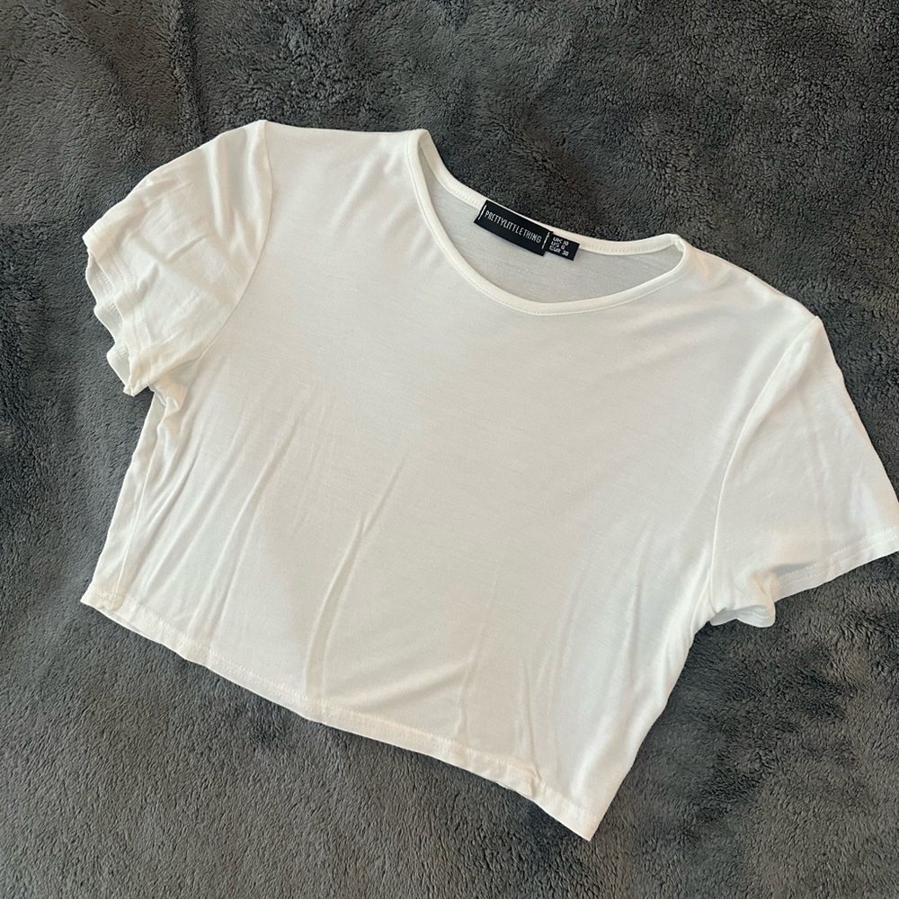 PrettyLittleThing White Crop Top